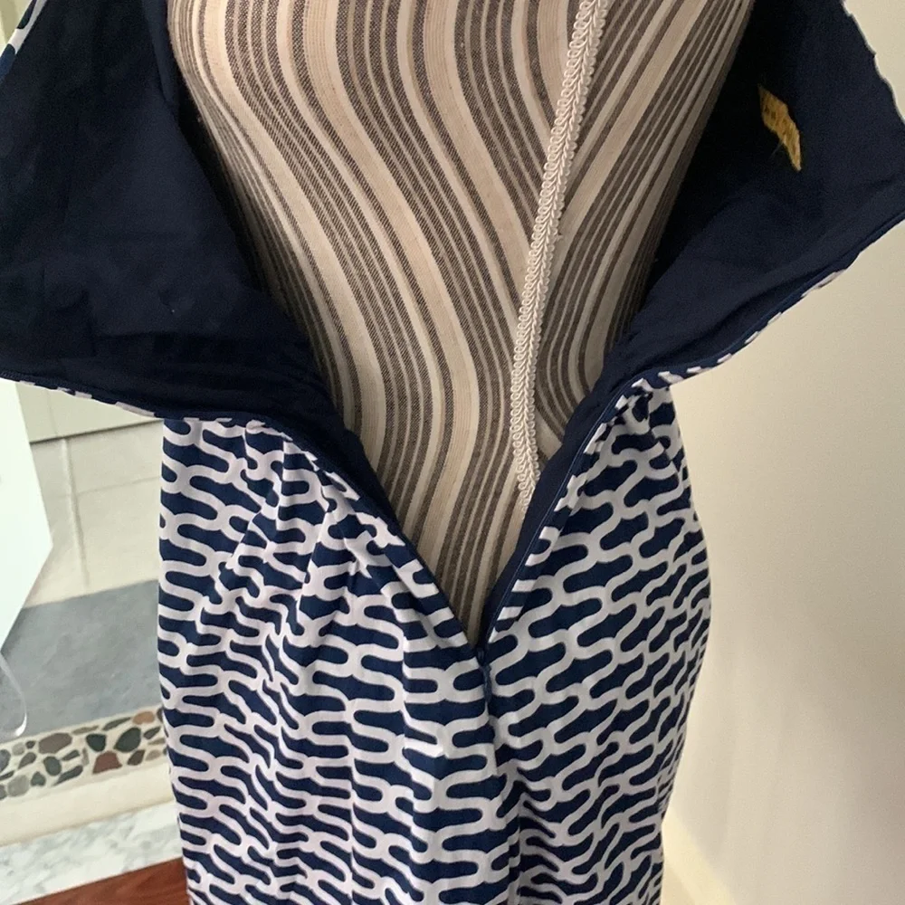 Ellen & Ollie Size 10 One Shoulder Dress